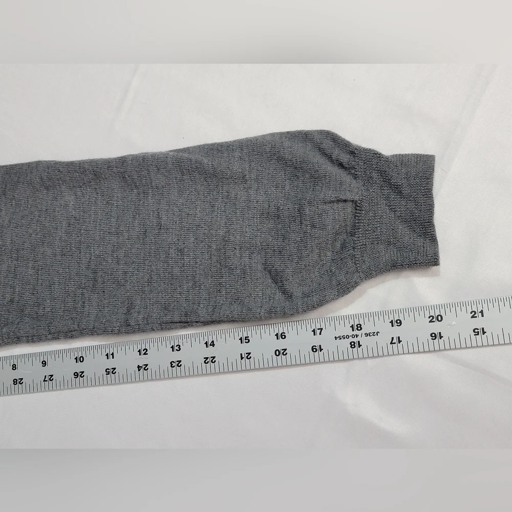 J. Crew Mens Slim Fit XL 100% Merino Wool Heather Metal V-Neck Sweater